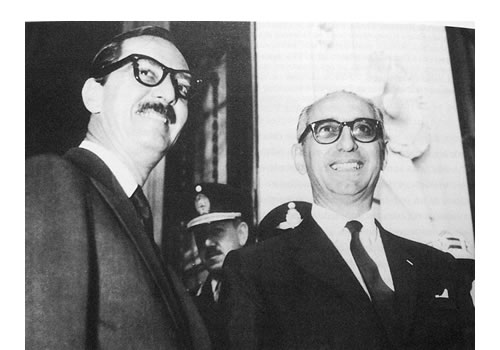 El presidente de Brasil Jânio Quadros junto a Arturo Frondizi el 21 de abril de 1961 en Uruguayana.